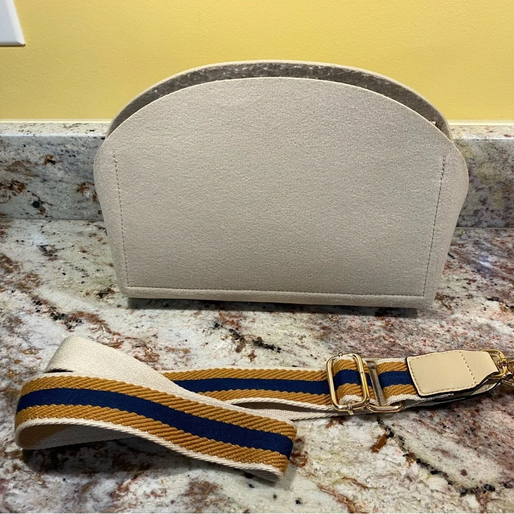 Louis Vuitton Alma PM - Picture 13 of 16